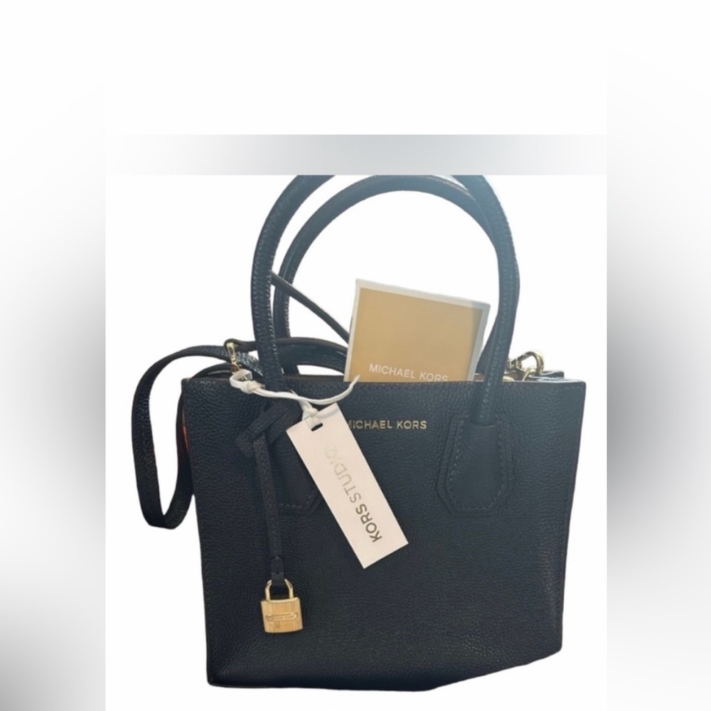 New Michael Kors Mercer messenger/crossbody bag with dust bag